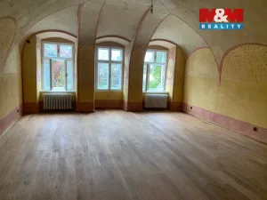 Pronájem obchodního prostoru, Hranice - Hranice I-Město, Masarykovo náměstí, 60 m2