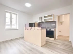 Pronájem bytu 3+kk, Jindřichův Hradec - Jindřichův Hradec I, nám. Míru, 57 m2