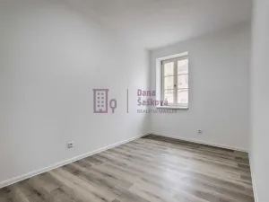 Pronájem bytu 3+kk, Jindřichův Hradec - Jindřichův Hradec I, nám. Míru, 57 m2