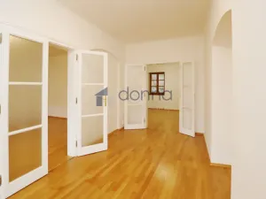 Pronájem bytu 4+1, Praha, Úvoz, 92 m2