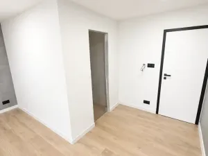 Prodej bytu 3+kk, Dvory, 95 m2