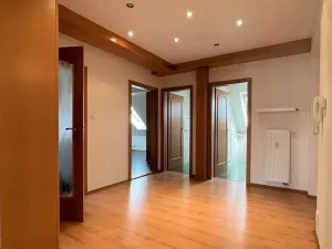 Pronájem kanceláře, Praha - Kobylisy, Zdibská, 127 m2