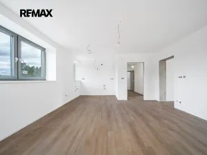 Prodej bytu 3+kk, Moravany, Květná, 79 m2