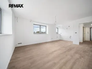 Prodej bytu 3+kk, Moravany, Květná, 79 m2