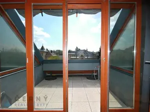 Pronájem bytu 2+kk, Liberec, Zborovská, 70 m2