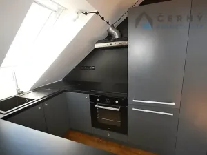 Pronájem bytu 2+kk, Liberec, Zborovská, 70 m2