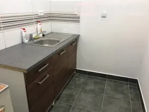 Pronájem kanceláře, Hradec Králové - Pražské Předměstí, Nerudova, 34 m2