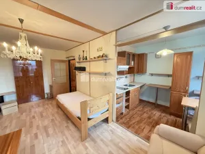 Prodej bytu 1+1, Králův Dvůr, Nad Stadionem, 37 m2