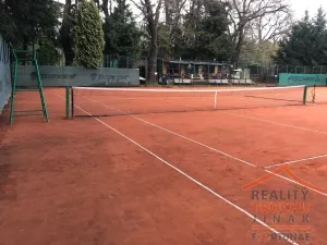 Prodej komerční nemovitosti, Hradec Králové, nábřeží U Přívozu, 3021 m2