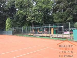 Prodej komerční nemovitosti, Hradec Králové, nábřeží U Přívozu, 3021 m2