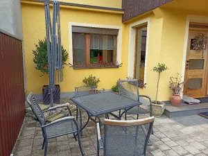 Pronájem rodinného domu, Hluk, 200 m2