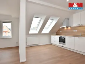 Pronájem bytu 1+kk, Mladá Boleslav, náměstí Republiky, 35 m2