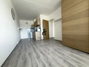 Pronájem bytu 2+kk, Praha - Střížkov, Jablonecká, 42 m2