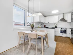 Prodej vícegeneračního domu, Praha - Horní Počernice, Čechurova, 365 m2