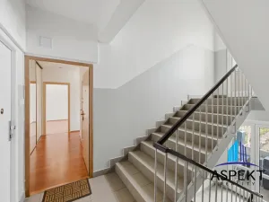 Prodej bytu 2+1, Praha - Malešice, Káranská, 53 m2