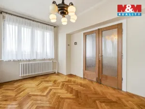 Prodej rodinného domu, Dobrovice, Komenského, 431 m2