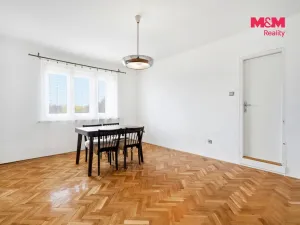 Prodej rodinného domu, Dobrovice, Komenského, 431 m2
