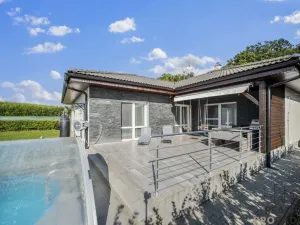 Prodej rodinného domu, Choltice, 200 m2