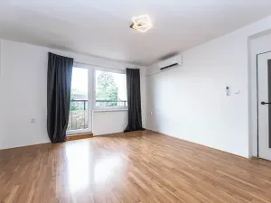 Prodej bytu 3+1, Mořina, 79 m2