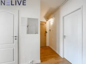 Pronájem bytu 3+kk, Praha, Flöglova, 72 m2