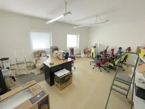 Pronájem kanceláře, Jirny, Družstevní, 619 m2