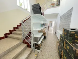 Pronájem kanceláře, Jirny, Družstevní, 619 m2