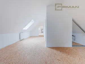 Prodej rodinného domu, Třebešice, 236 m2