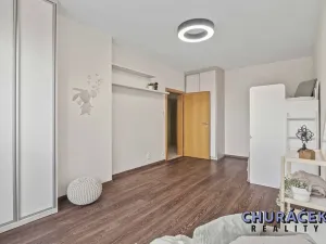 Prodej bytu 3+kk, Praha - Hrdlořezy, V třešňovce, 287 m2