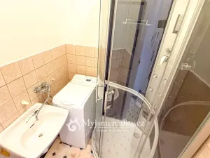 Prodej bytu 2+1, Znojmo, Pražská sídl., 52 m2