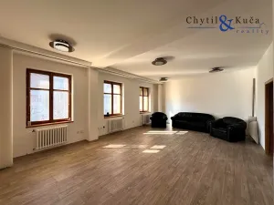 Pronájem obchodního prostoru, Přerov, Žerotínovo nám., 1 m2