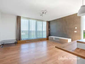 Pronájem bytu 2+kk, Praha, Pod Formankou, 54 m2