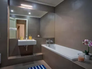 Pronájem bytu 1+kk, Praha - Karlín, Sokolovská, 78 m2