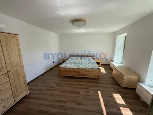 Pronájem vícegeneračního domu, Slavče, 333 m2