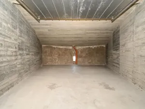 Pronájem garážového stání, Praha - Žižkov, Nad Ohradou, 20 m2