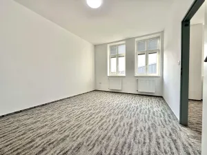 Pronájem bytu 2+1, Opava - Předměstí, Hviezdoslavova, 60 m2