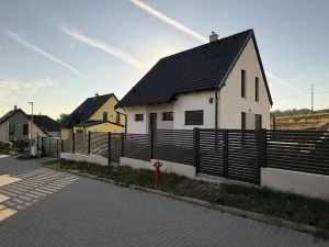 Prodej rodinného domu, Panenské Břežany, Nad Svatou Annou, 184 m2