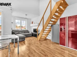 Prodej bytu 4+kk, Strančice, Náměstí Emila Kolbena, 108 m2