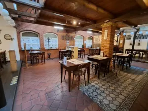 Pronájem restaurace, Praha - Bubeneč, Jaselská, 180 m2