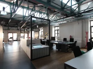 Pronájem kanceláře, Praha, Lihovarská, 706 m2