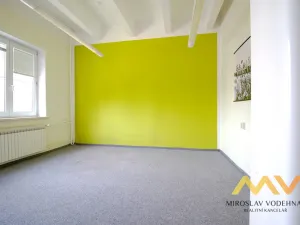 Pronájem kanceláře, Hradec Králové, Škroupova, 62 m2