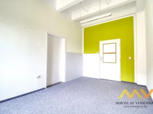 Pronájem kanceláře, Hradec Králové, Škroupova, 62 m2