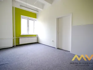 Pronájem kanceláře, Hradec Králové, Škroupova, 62 m2