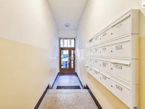 Prodej bytu 2+kk, Praha - Smíchov, Zoubkova, 37 m2