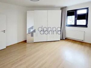 Pronájem bytu 2+kk, Praha, U plynárny, 75 m2