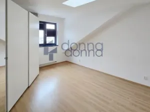 Pronájem bytu 2+kk, Praha, U plynárny, 75 m2