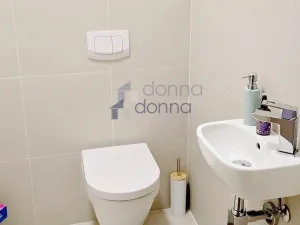 Pronájem bytu 2+kk, Praha, U plynárny, 75 m2