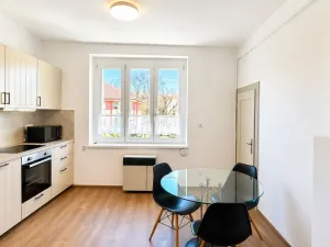 Prodej bytu 2+1, Cheb, Májová, 63 m2