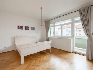 Pronájem bytu 2+kk, Praha - Vršovice, Kišiněvská, 52 m2