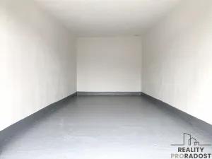 Pronájem garáže, Hodonín, 18 m2