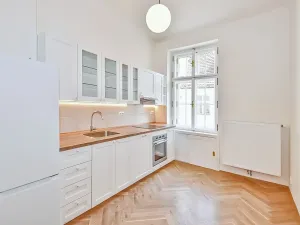 Pronájem bytu 3+1, Praha - Malá Strana, Karmelitská, 95 m2